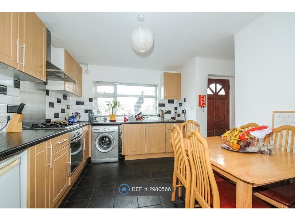 Property photo 1 of 12 Kitchen