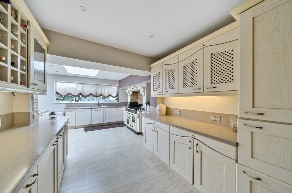 Property photo 3 of 25 1328384-8-68822c4...