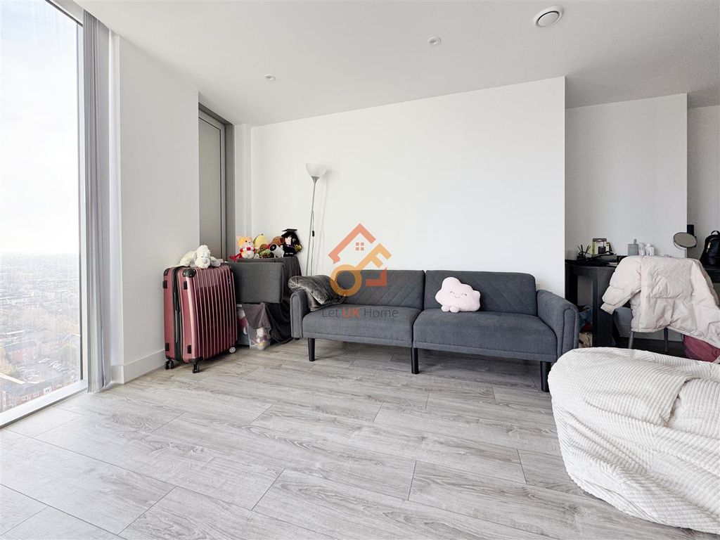 Property photo 2 of 20 ????_2025-11-25_191817_989.Jpg