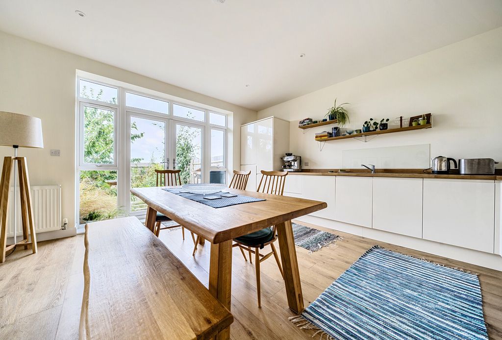 Property photo 3 of 22 1348861-20-68B97E...