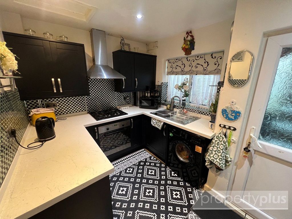 Property photo 2 of 14 Picture No. 11