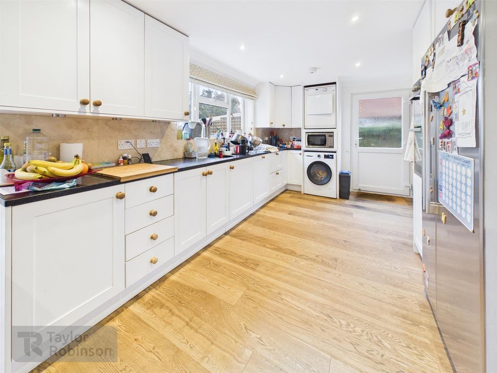 Property photo 3 of 19 Cam02600G0-Pr0660-Still024.Jpg