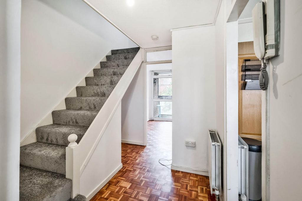 Property photo 3 of 23