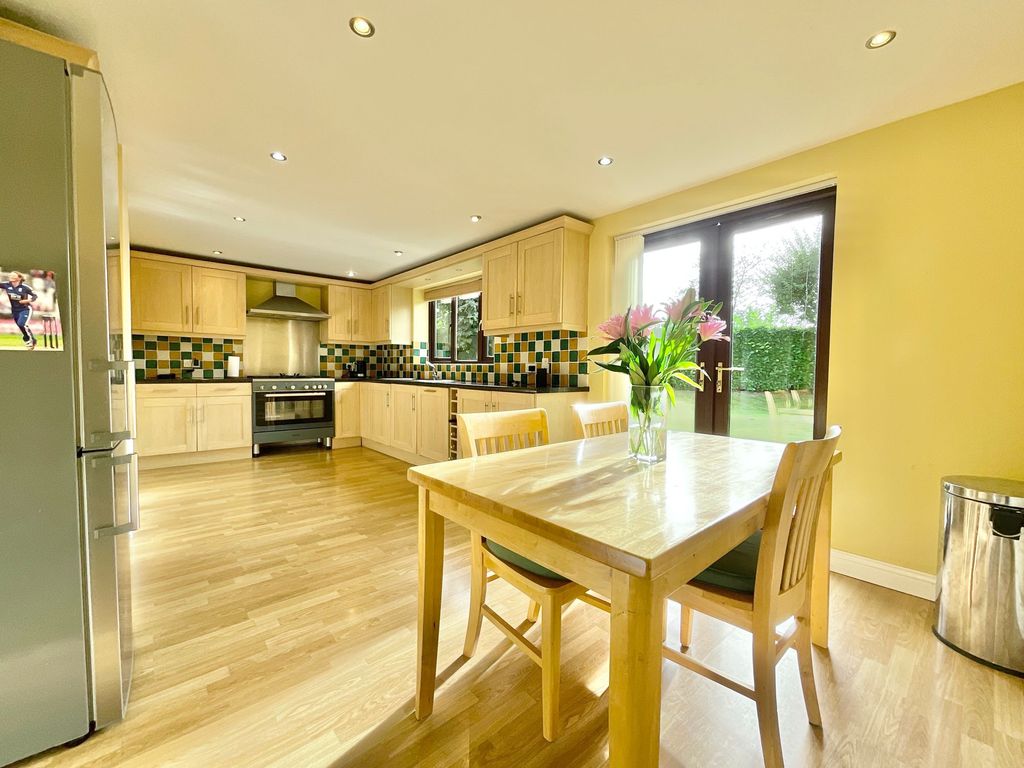 Property photo 3 of 36