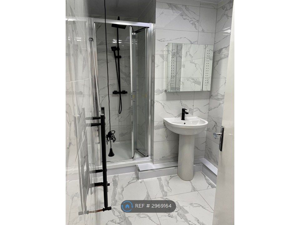 Property photo 2 of 14 Shower
