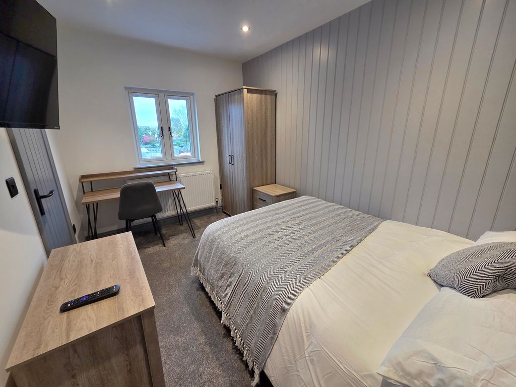 Property photo 3 of 16 Image