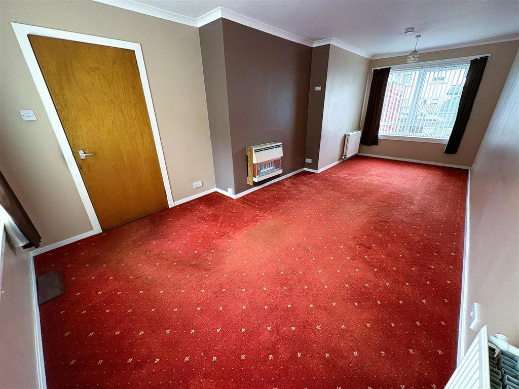 Property photo 2 of 17 Lounge