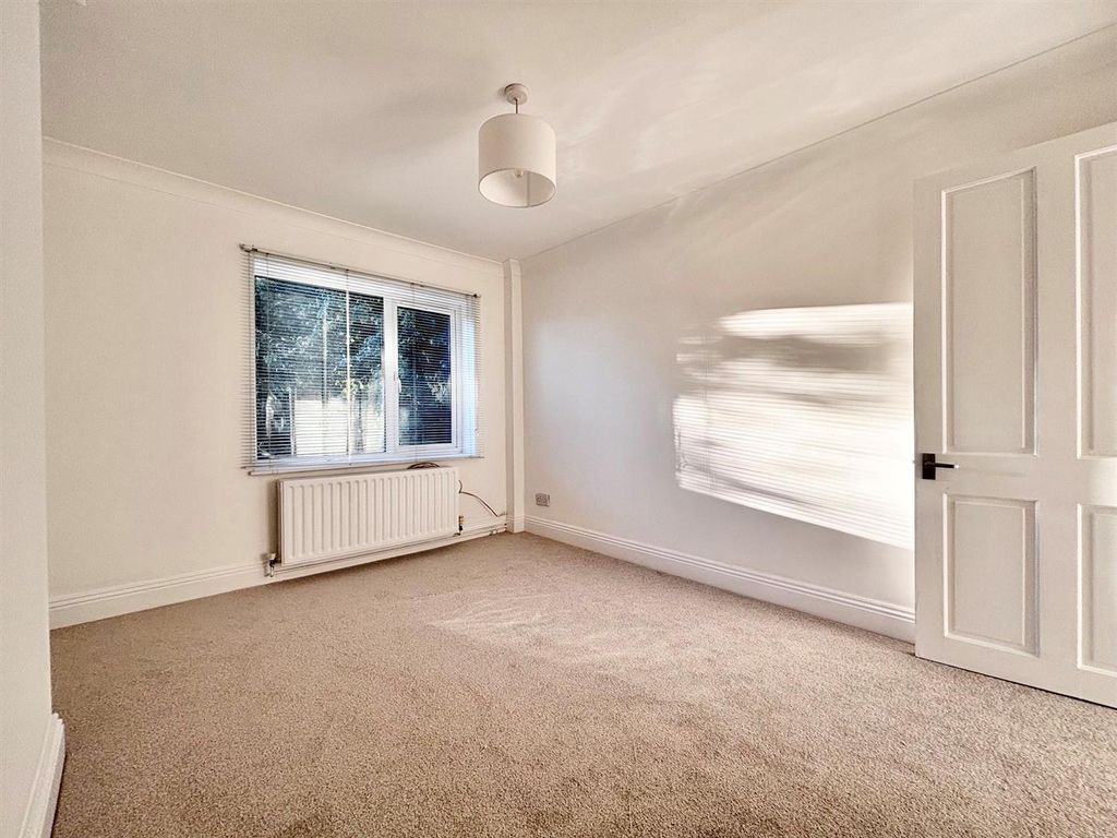 Property photo 3 of 10 Sitting Room