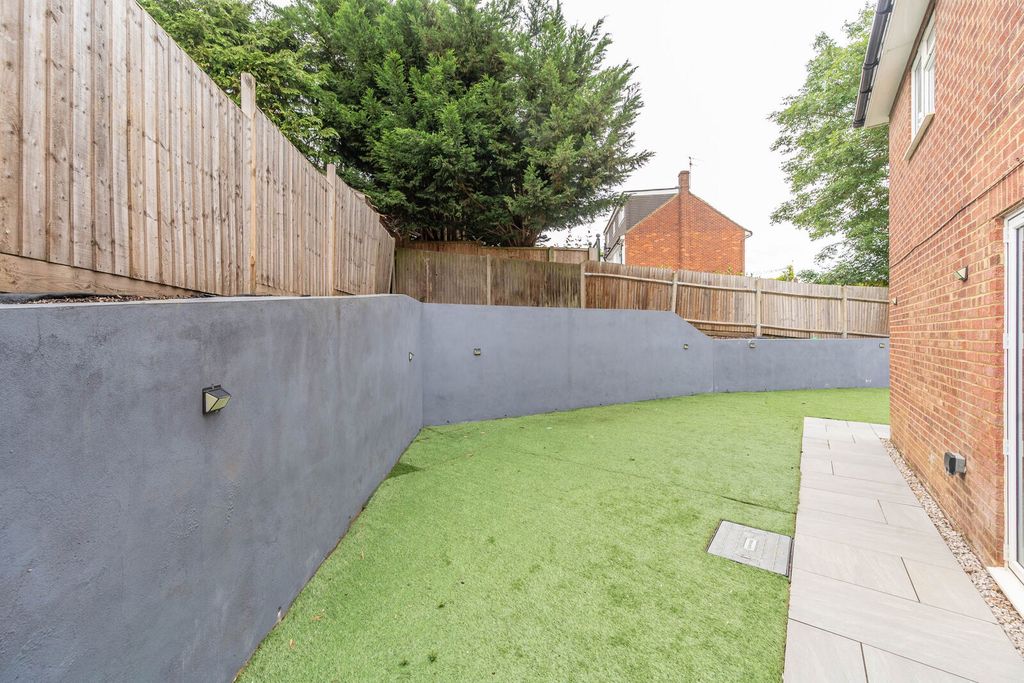 Additional image 14 of 5 bed detached house for saleLittle Potters, Bushey WD23