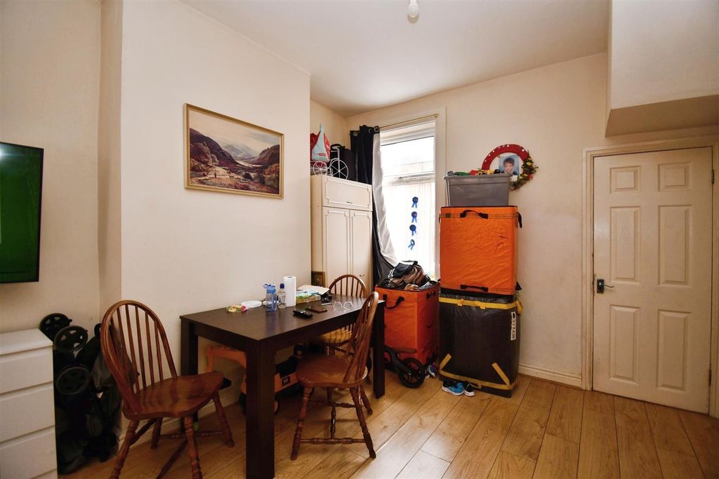 Property photo 3 of 9 52289d3A-U 20 2812 29.Jpg