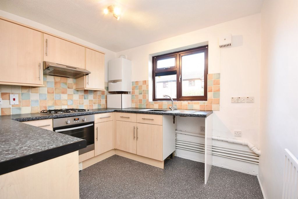 Property photo 2 of 17