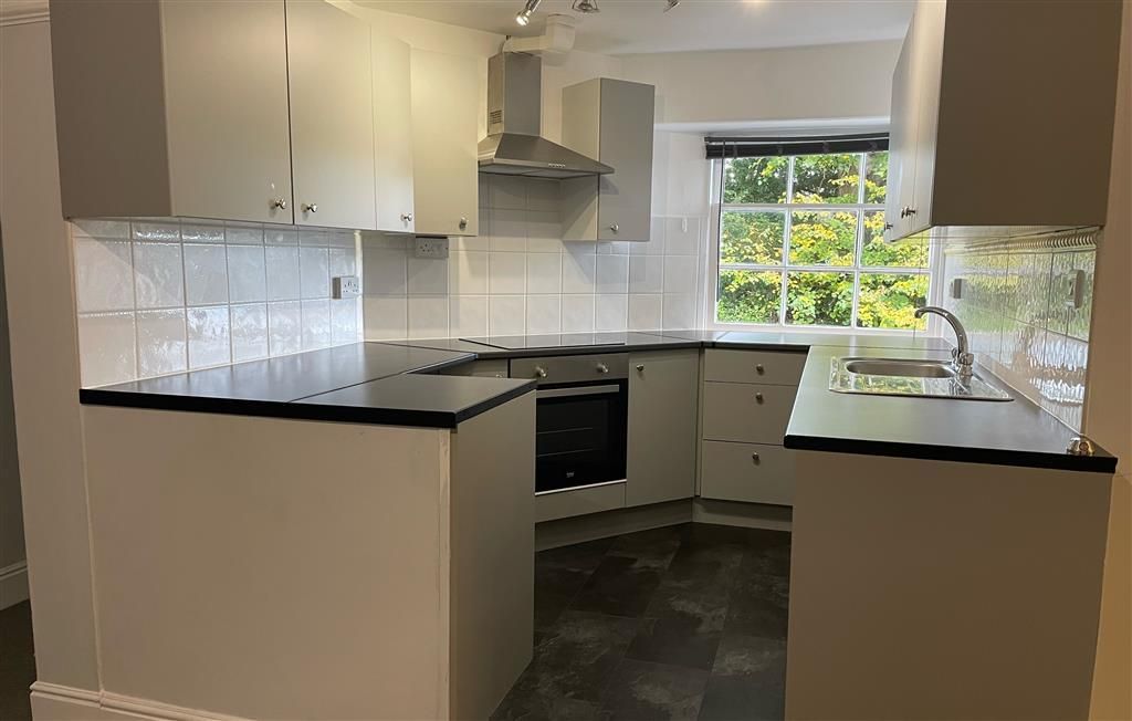 Property photo 3 of 6 Kitchen