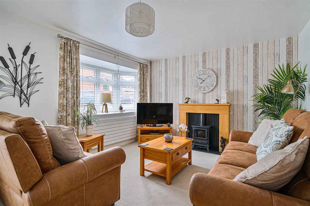 Property photo 2 of 17 1389211-14-693A9De82c726-Arw-1.Jpg