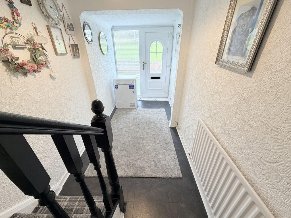 Property photo 2 of 24 Hall