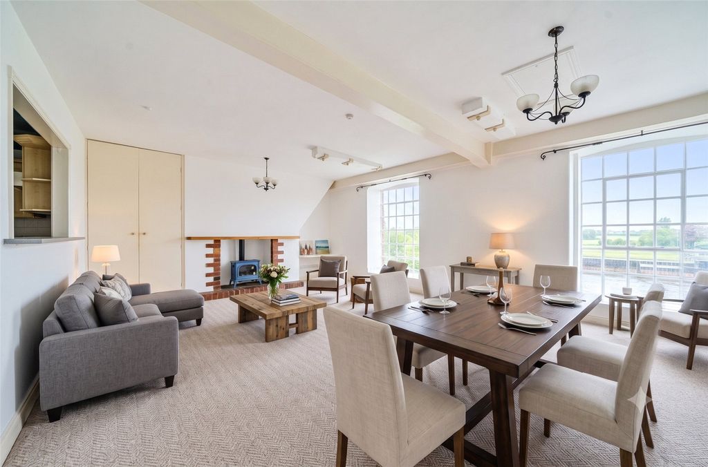 Property photo 3 of 9 Staged Open Plan