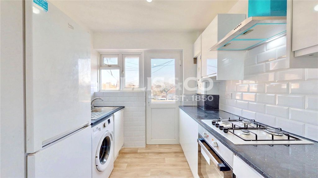 Property photo 1 of 19 Picture No. 11