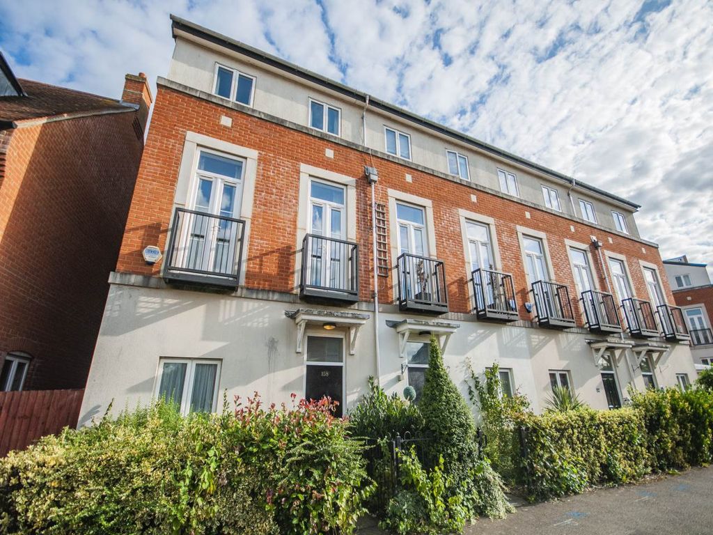 Property photo 1 of 10 Front