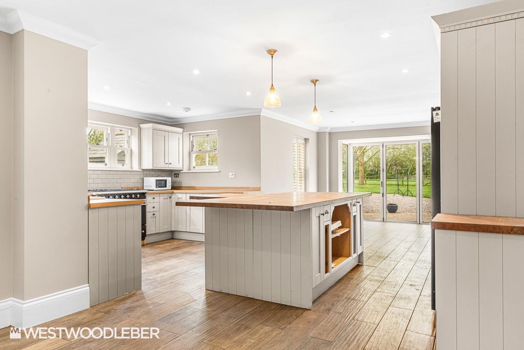 Property photo 2 of 41 Forestgate_4.Jpg