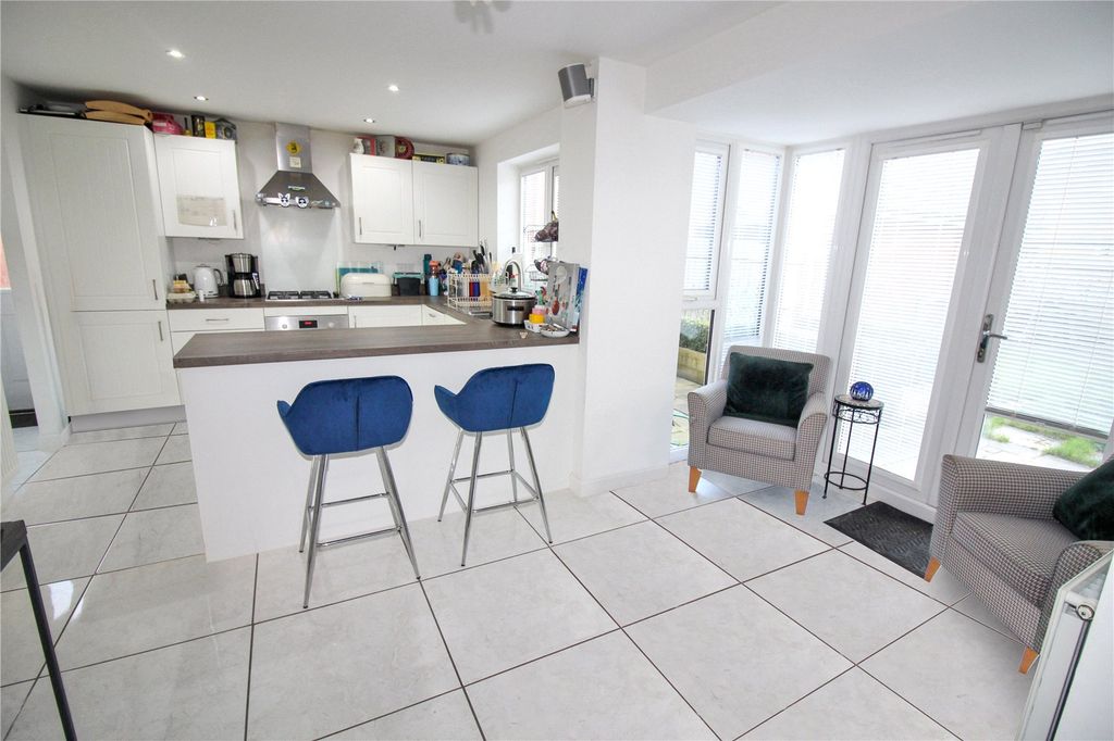 Property photo 3 of 18 Picture No. 05