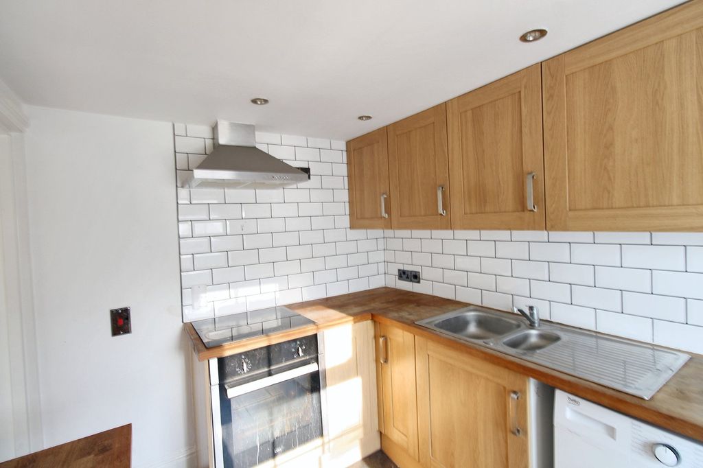 Property photo 3 of 7 Picture No. 12