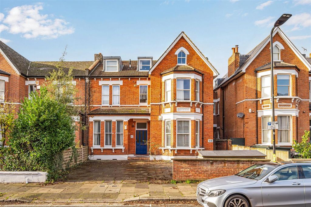 Property photo 1 of 11