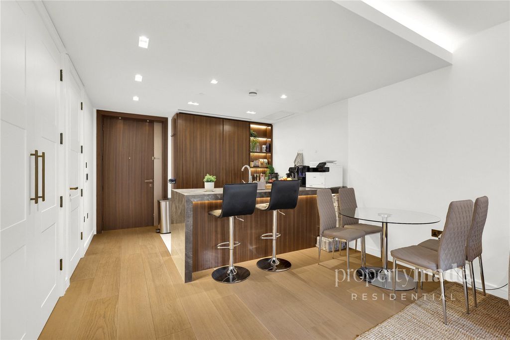 Property photo 2 of 38 Picture No. 08