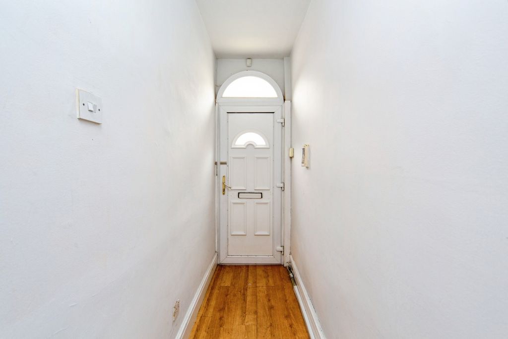 Property photo 2 of 20 Pbox-Img.Jpg