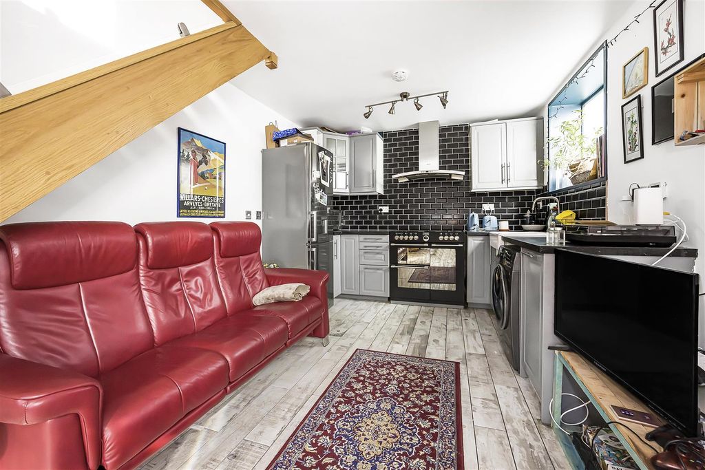 Property photo 1 of 16 2