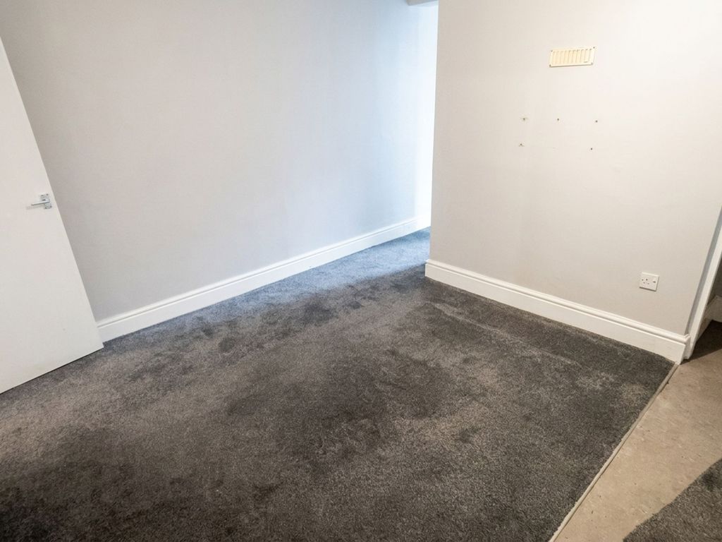 Property photo 3 of 7 Lounge