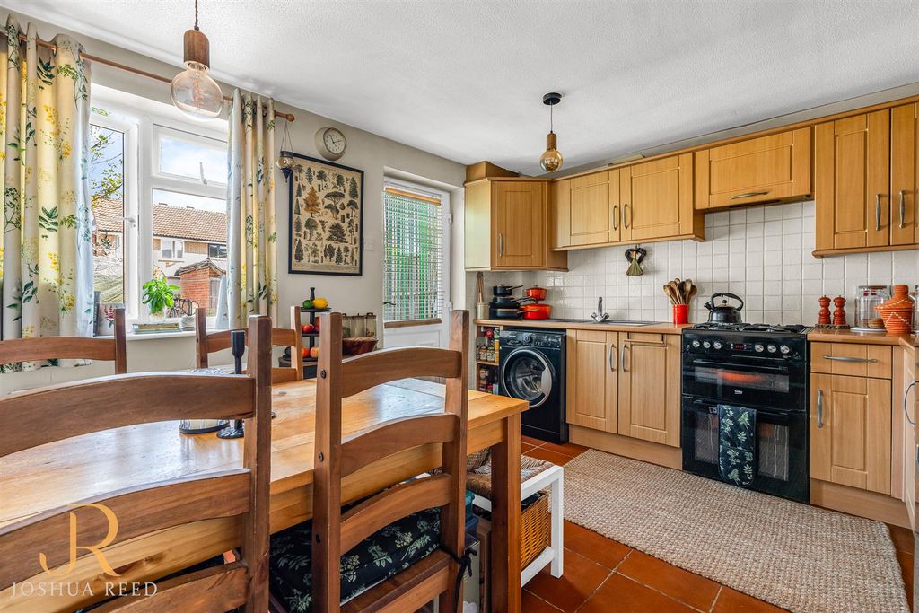 Property photo 2 of 12 Internal-11.Jpg