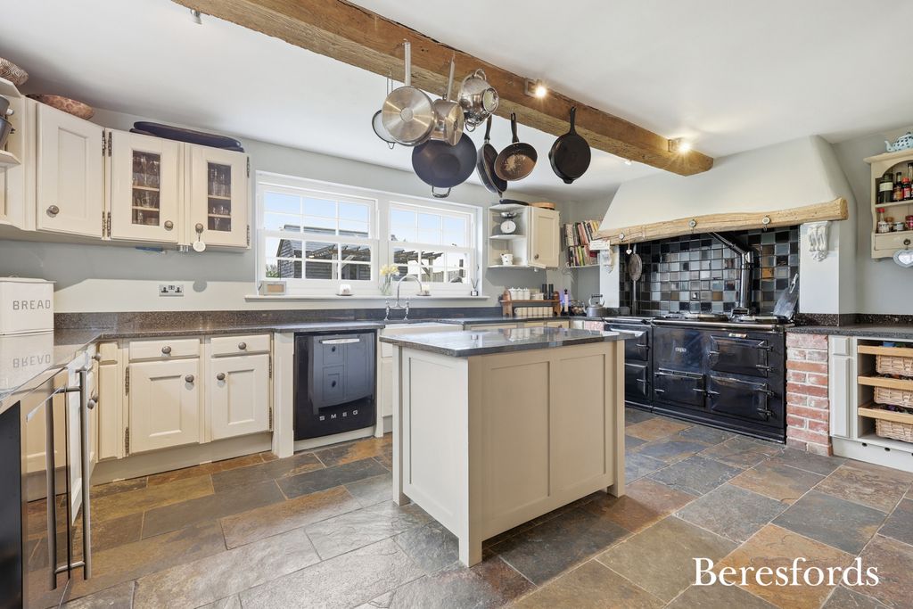 Property photo 3 of 61 Picture No. 47