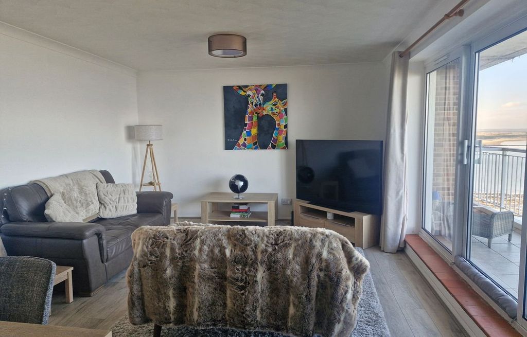 Property photo 3 of 6 Picture 3