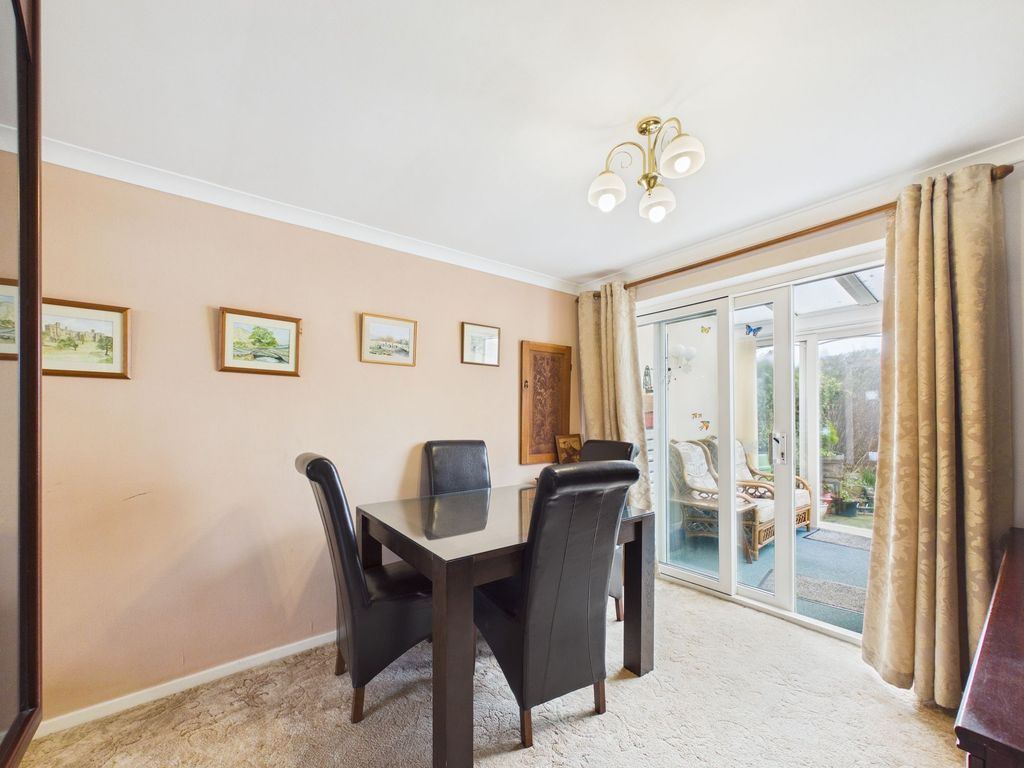 Property photo 3 of 28