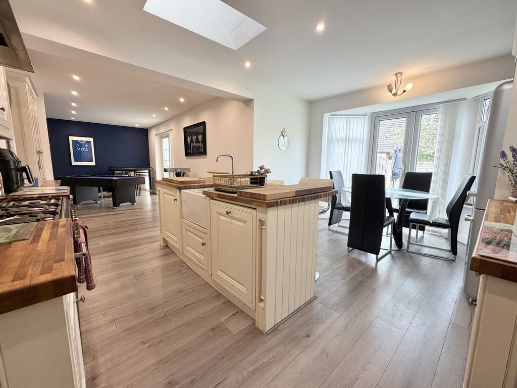 Property photo 2 of 30