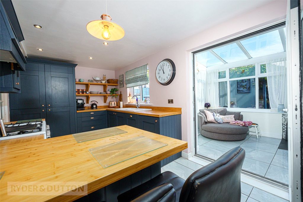 Property photo 3 of 29 Kitchen