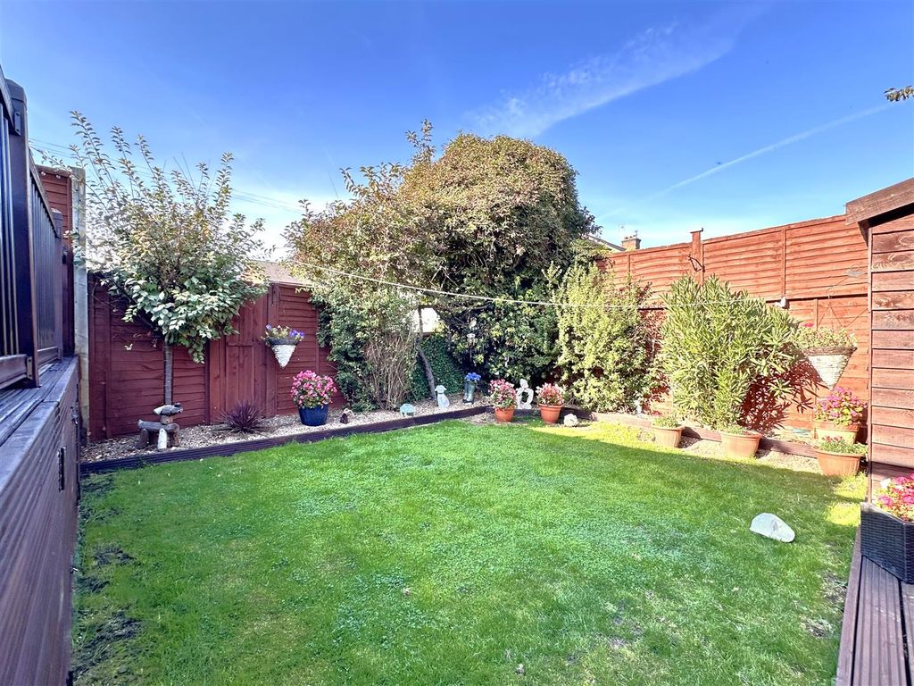 Property photo 3 of 22 Private Rear Garden 094