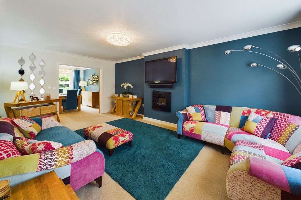 Property photo 2 of 16