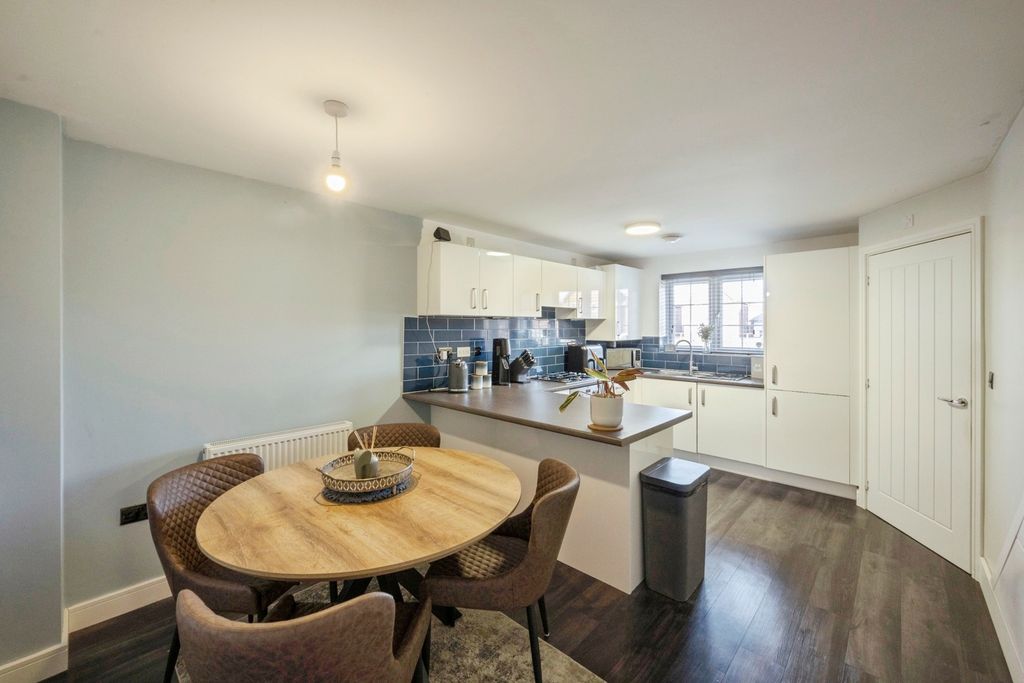 Property photo 2 of 16 Kitchen/Dining Room