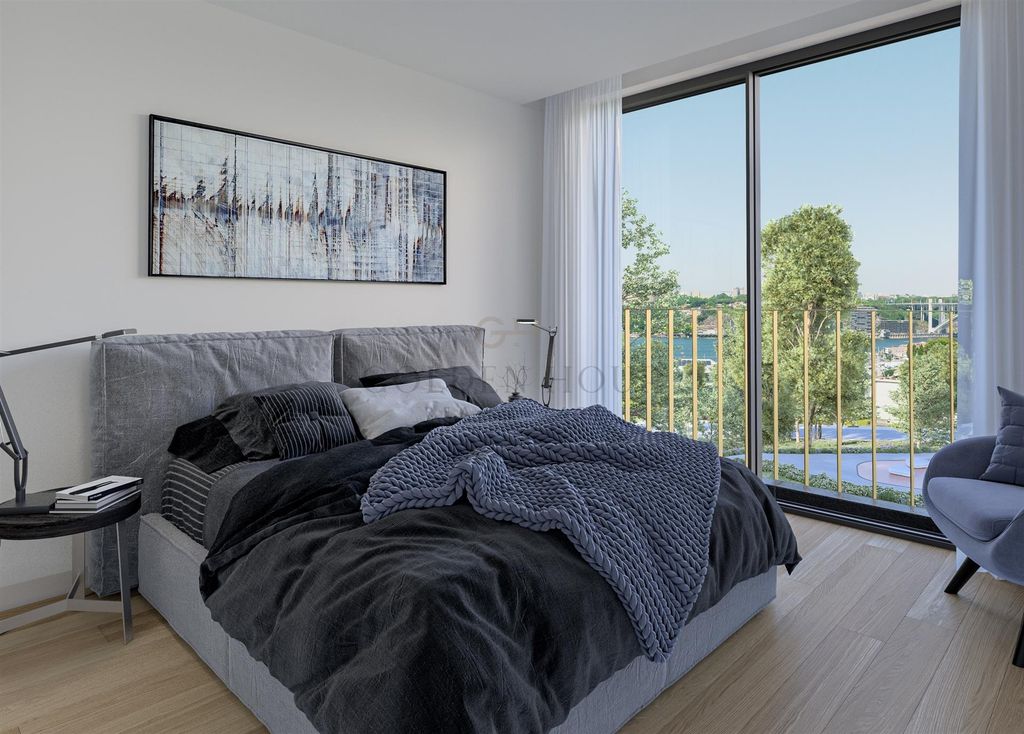 Property photo 1 of 42 Luxury 3-Bedroom Apartment By Douro River