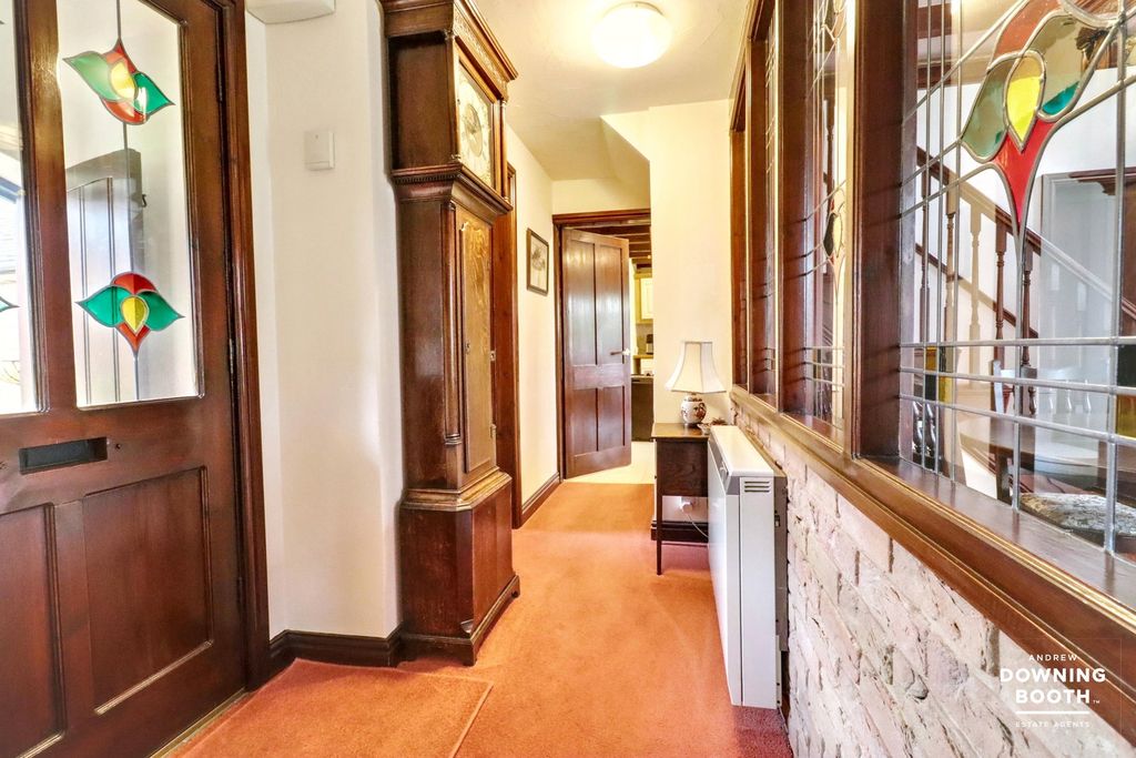 Property photo 3 of 38