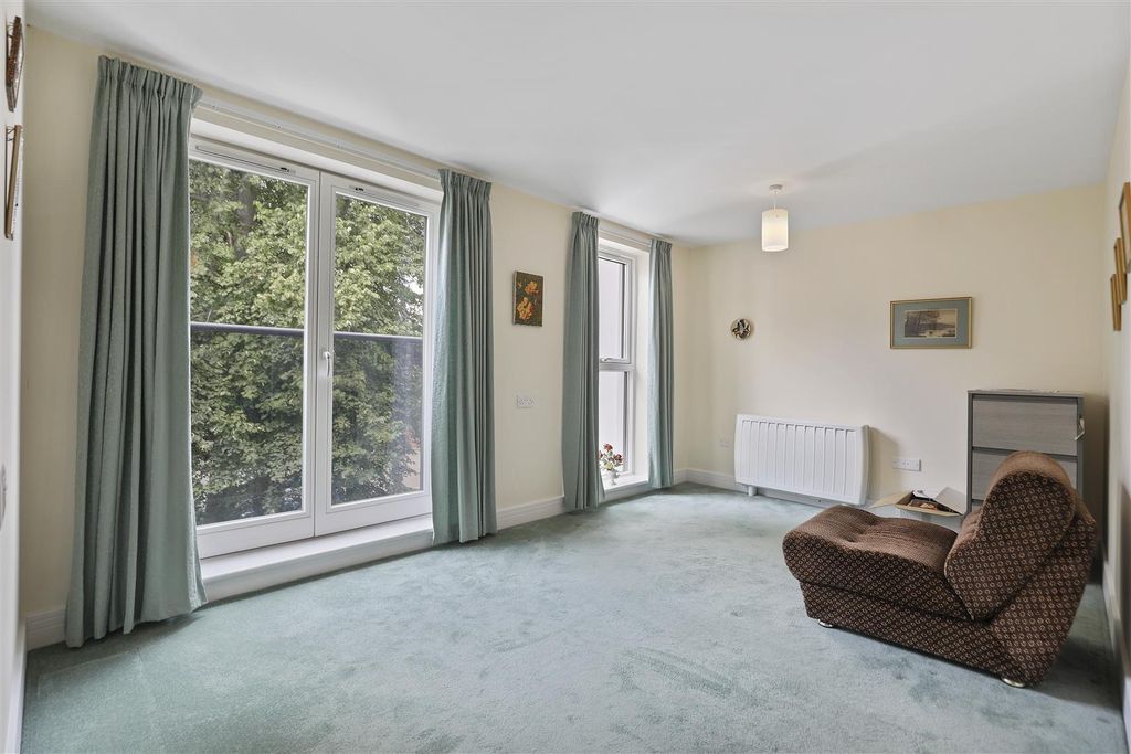 Property photo 3 of 16 92B2F6Fd-A1d2-4A90-Af16-A0B47B37F9c4Cabmcs - 34 Wi