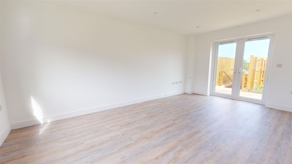 Property photo 2 of 11 08212024_113421.Jpg