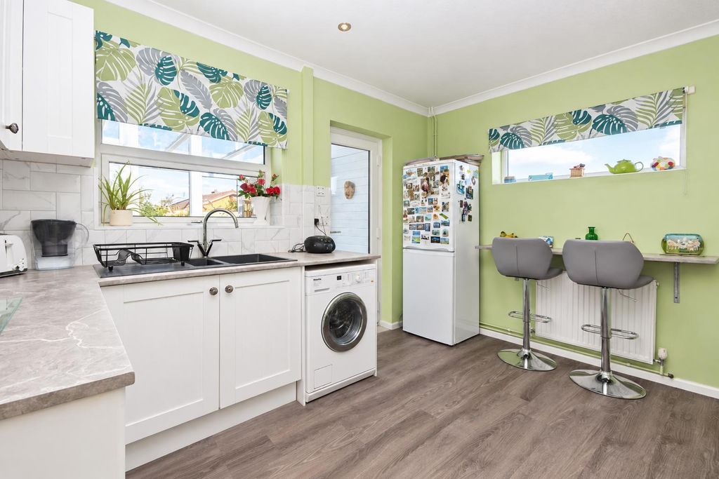Property photo 2 of 15 B3E0Abbe-7Aa5-4215-8c08-10E55Fe263ce.Png