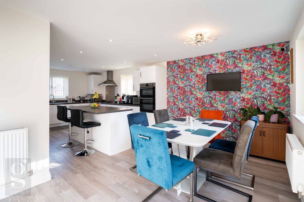 Property photo 3 of 28