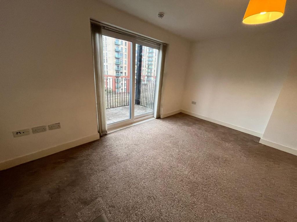 Property photo 2 of 13 Lounge