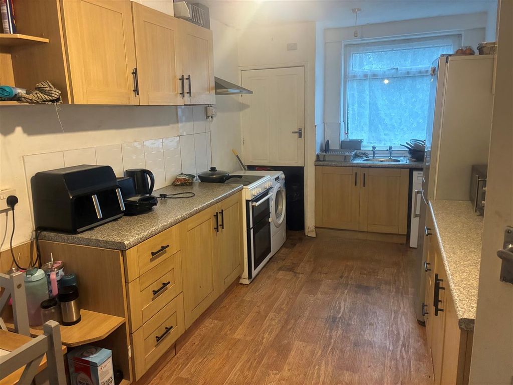 Property photo 3 of 13 Kitchen/Diner