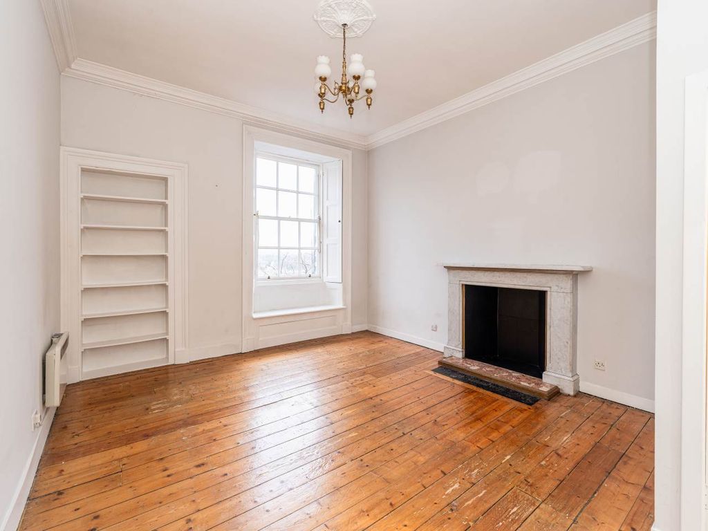 Property photo 2 of 8 Interiors-2