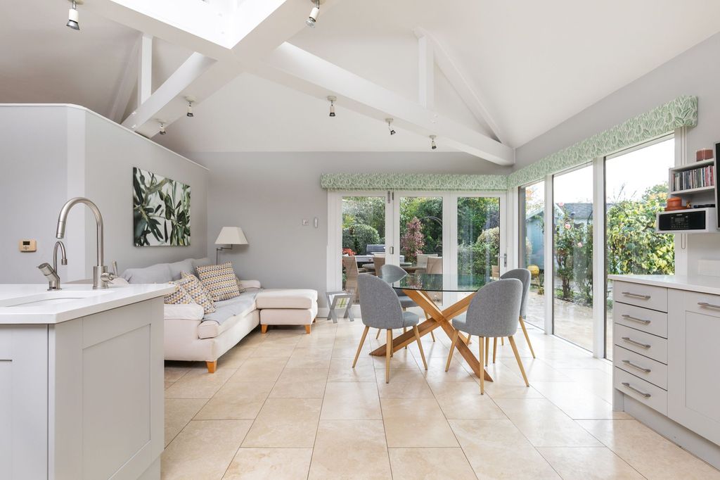 Property photo 2 of 22