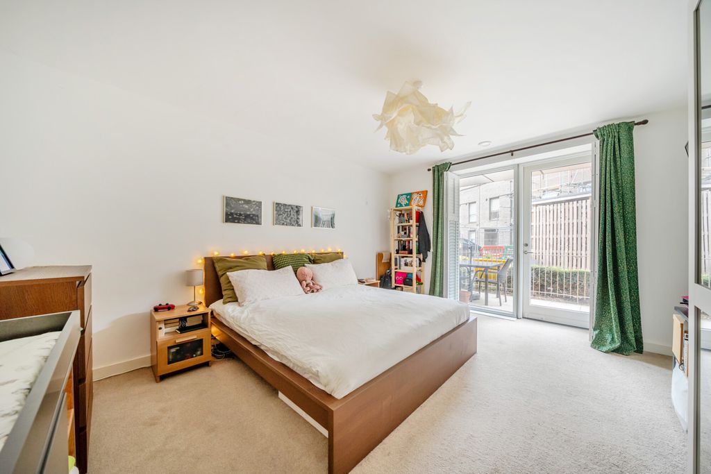 Property photo 3 of 14 Bedroom