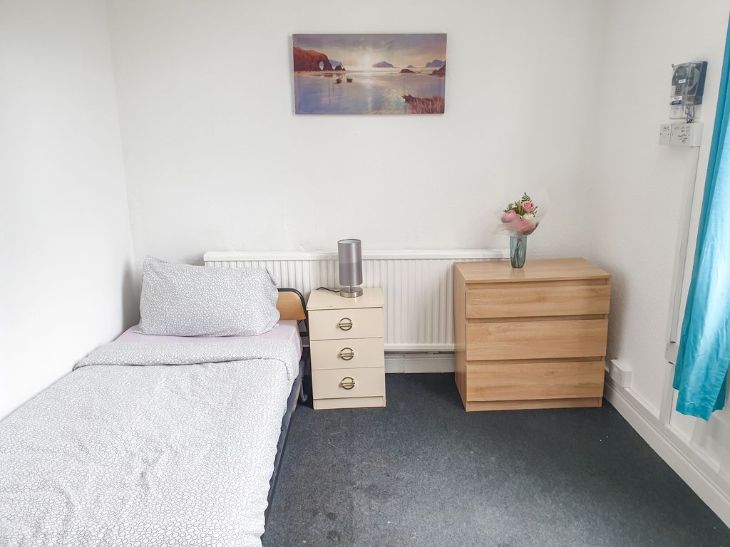 Property photo 1 of 4
